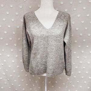 H & M Gray V-Neck Long Sleeve Sweater Size XS